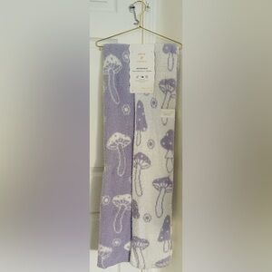 Snug & Comfy~ blanket~ NWT